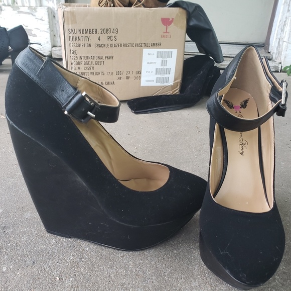 Shoes - High heels